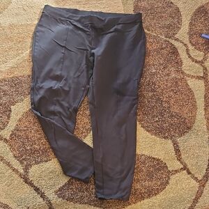 Faded Glory Black Topstitched Garment Label Detail